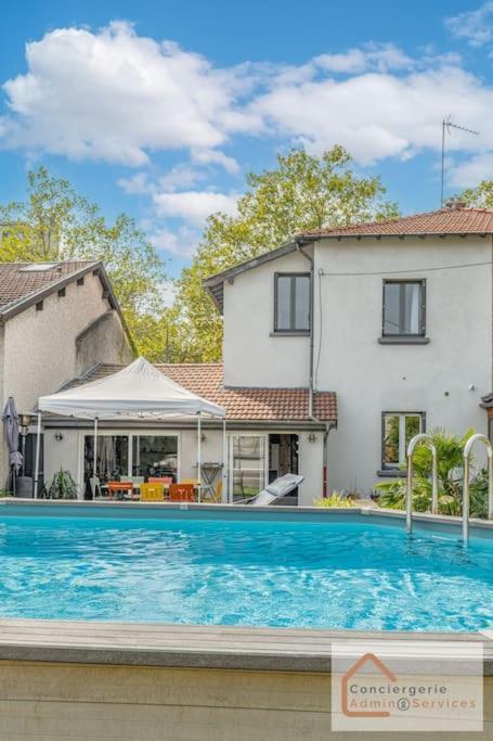 Maison A Lyon Parilly Avec Piscine, Jardin, Parking Prive & Proche Eurexpo *