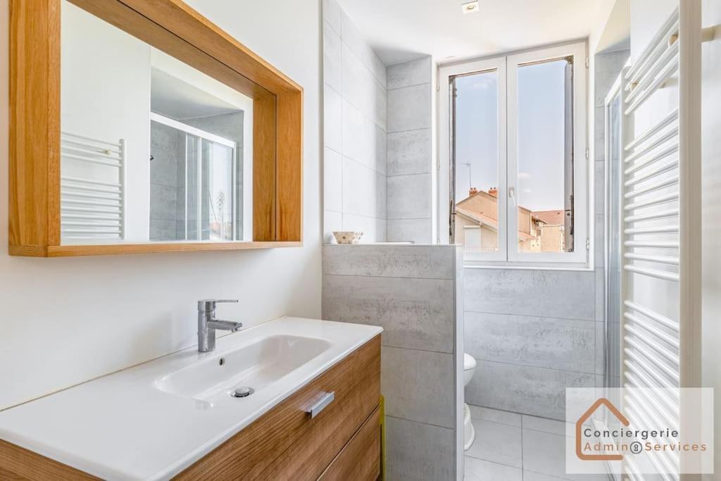 Maison A Lyon Parilly Avec Piscine, Jardin, Parking Prive & Proche Eurexpo *